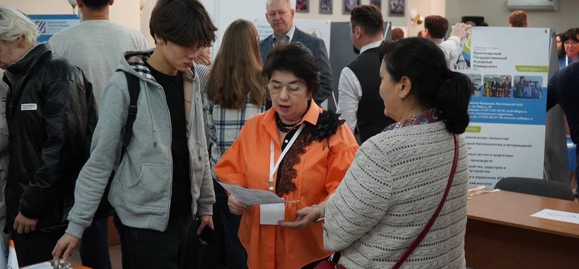 СПбГУТ представил программы подготовки на выставках в Казахстане