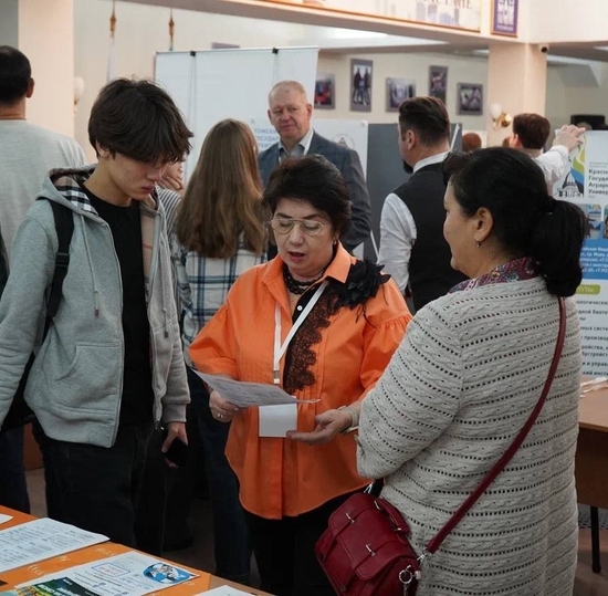 СПбГУТ представил программы подготовки на выставках в Казахстане