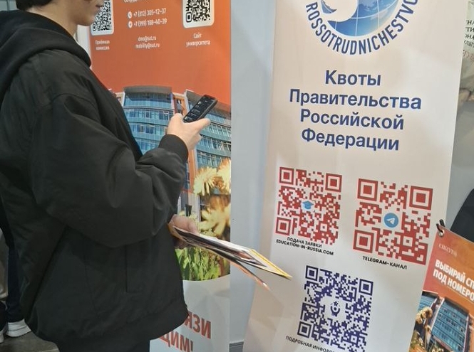 СПбГУТ представил программы подготовки на выставках в Казахстане