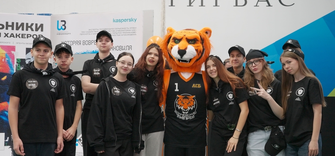Кибербез для юных агентов: СПбГУТ на фестивале компании «ФосАгро»