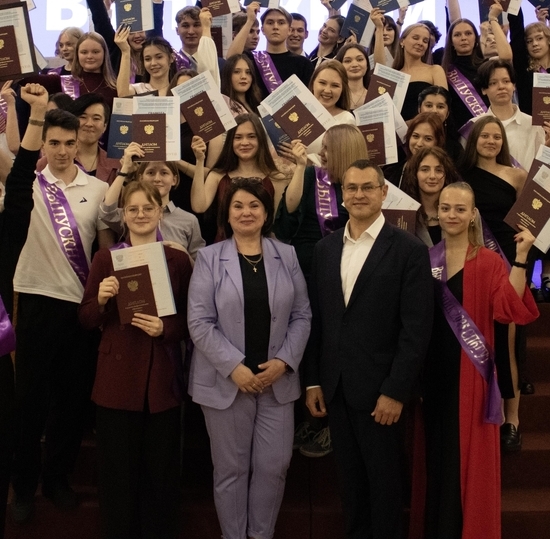 В Санкт-Петербургском колледже телекоммуникаций вручили дипломы выпускникам