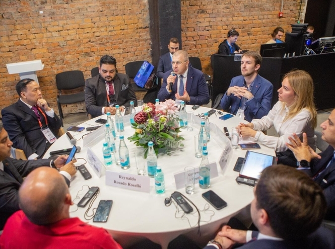 Эксперты четырех стран обсудили развитие беспилотных технологий