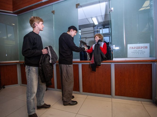 В главном корпусе СПбГУТ открылись новые гардеробы