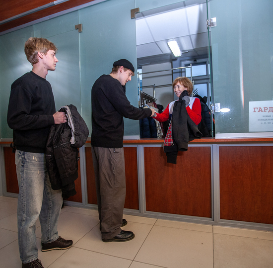 В главном корпусе СПбГУТ открылись новые гардеробы