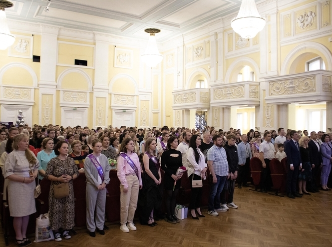 В Санкт-Петербургском колледже телекоммуникаций вручили дипломы выпускникам