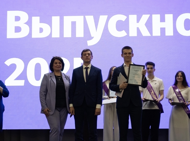 В Санкт-Петербургском колледже телекоммуникаций вручили дипломы выпускникам